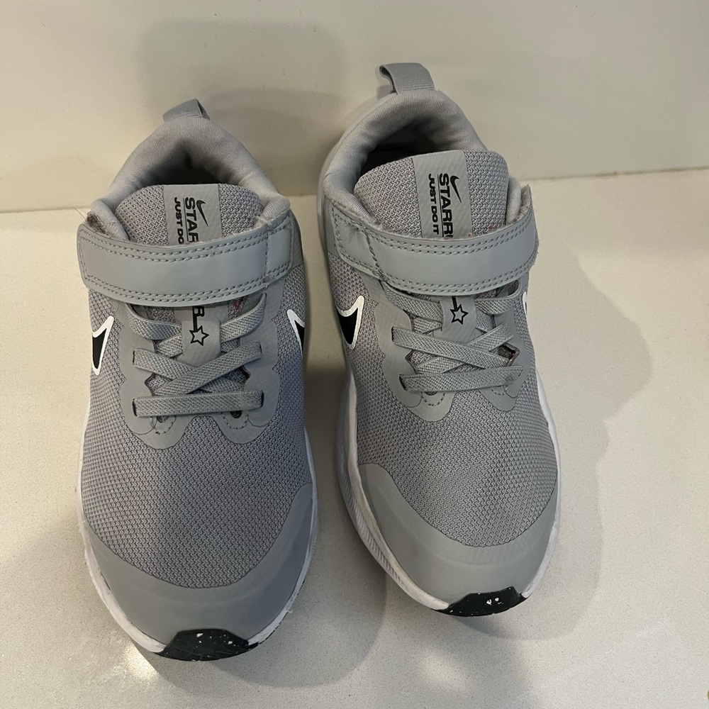 Nike star runner unisex sneaker US 13C